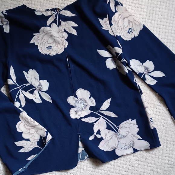 Dynamite navy bell sleeves detailed back silver button blouse top shirt XS rose - Picture 5 of 10